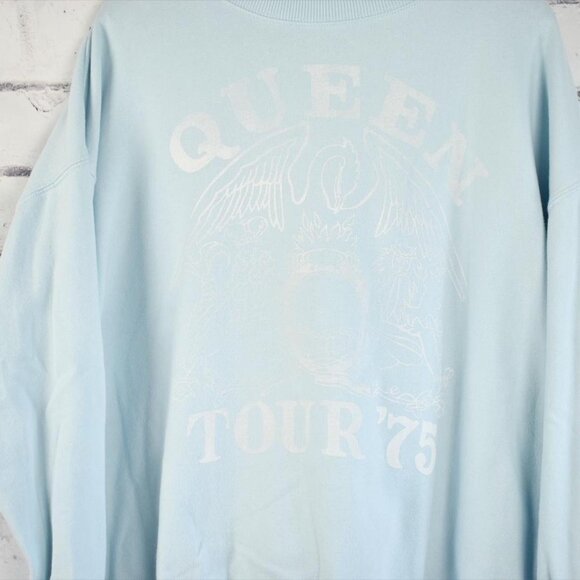 American Eagle Reprint Queen Tour ’75 Graphic Oversized Crewneck Sweatshirt - Picture 2 of 5